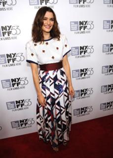 Rachel Weisz feet photo thumbnail