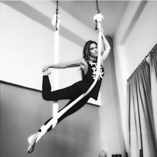 Athina Oikonomakou feet photo thumbnail