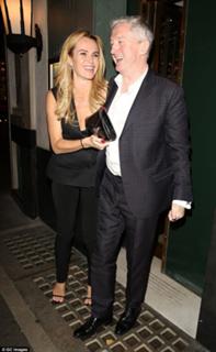 Amanda Holden feet photo thumbnail