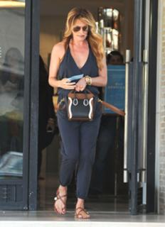Cat Deeley feet photo thumbnail
