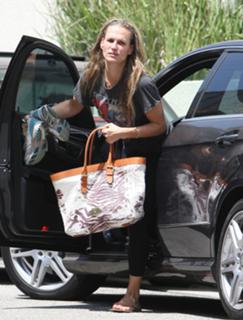 Molly Sims feet photo thumbnail