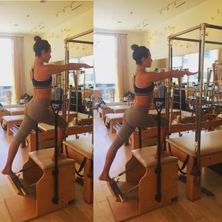 Lea Michele feet photo thumbnail