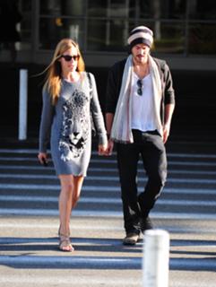 Cat Deeley feet photo thumbnail