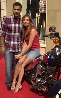 Cat Deeley feet photo thumbnail