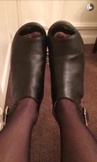 Jennette McCurdy feet photo thumbnail