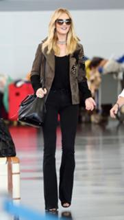 Rosie Huntington-Whiteley feet photo thumbnail