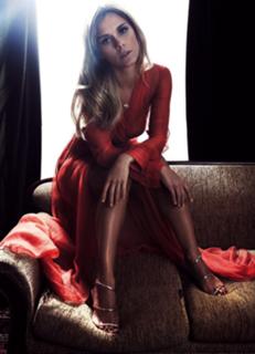 Carolina Dieckmann feet photo thumbnail