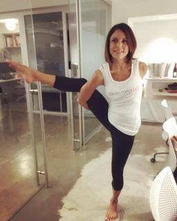 Bethenny Frankel feet photo thumbnail