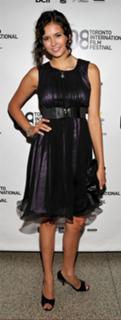 Nina Dobrev feet photo thumbnail
