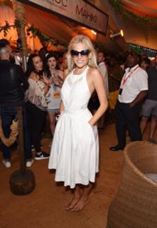 Pixie Lott feet photo thumbnail