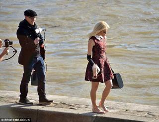 Pixie Lott feet photo thumbnail