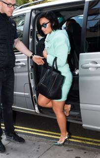 Demi Lovato feet photo thumbnail