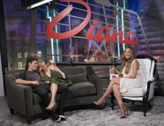 Bella Thorne feet photo thumbnail