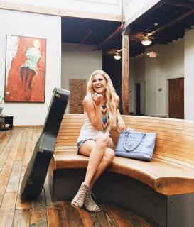 Kelsea Ballerini feet photo thumbnail