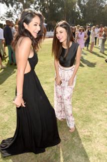 Victoria Justice feet photo thumbnail