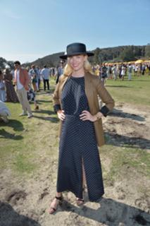 January Jones feet photo thumbnail