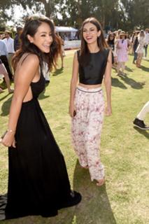 Victoria Justice feet photo thumbnail