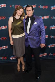 Lucy Lawless feet photo thumbnail