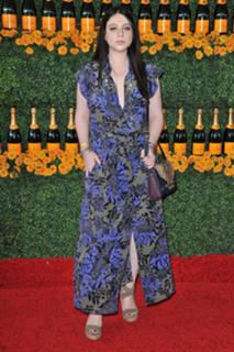 Michelle Trachtenberg feet photo thumbnail
