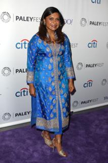 Mindy Kaling feet photo thumbnail