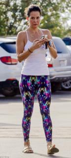 Brooke Burke feet photo thumbnail
