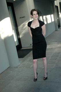 Kristen Stewart feet photo thumbnail