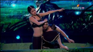 Mouni Roy feet photo thumbnail