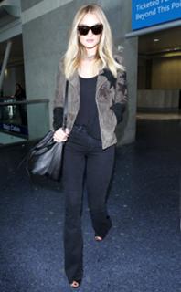 Rosie Huntington-Whiteley feet photo thumbnail
