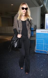 Rosie Huntington-Whiteley feet photo thumbnail