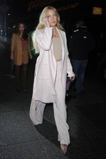 Kate Hudson feet photo thumbnail