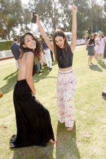 Victoria Justice feet photo thumbnail