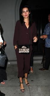 Angie Harmon feet photo thumbnail