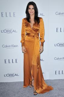 Angie Harmon feet photo thumbnail