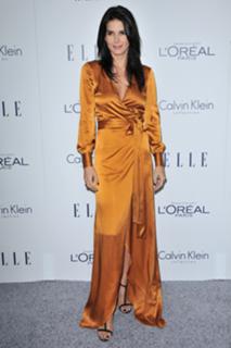 Angie Harmon feet photo thumbnail