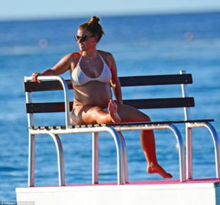 Coleen Rooney feet photo thumbnail