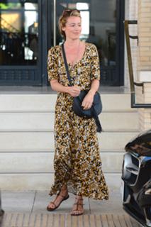 Cat Deeley feet photo thumbnail