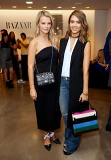 Jessica Alba feet photo thumbnail