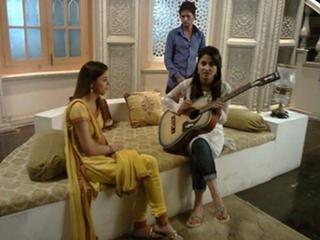 Hina Khan feet photo thumbnail