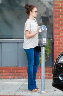 Minka Kelly feet photo thumbnail