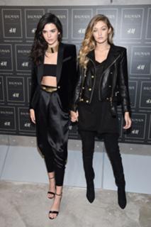 Kendall Jenner feet photo thumbnail