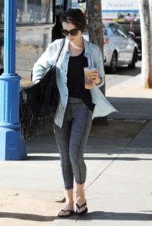 Lily Collins feet photo thumbnail
