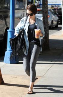 Lily Collins feet photo thumbnail