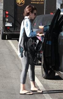 Lily Collins feet photo thumbnail