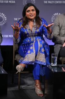 Mindy Kaling feet photo thumbnail