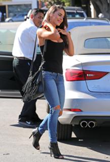 Jessica Lowndes feet photo thumbnail