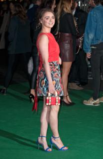 Maisie Williams feet photo thumbnail