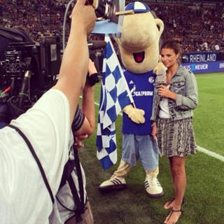 Laura Wontorra feet photo 5