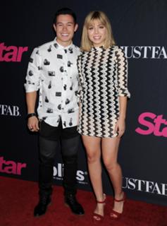 Jennette McCurdy feet photo thumbnail