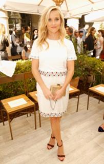 Reese Witherspoon feet photo thumbnail