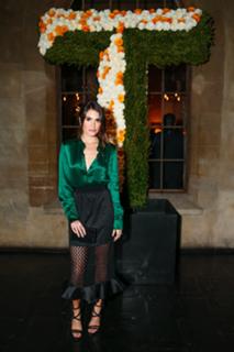 Nikki Reed feet photo thumbnail